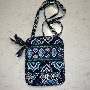 Vera Bradley Ink Blue Mini Hipster Crossbody Pockets Cellphone Travel Purse Bag